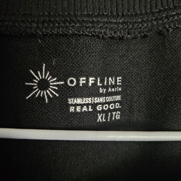 Offline by Aerie Black Sidewalk Seamless Cropped T-shirt Size XL - Picture 6 of 12